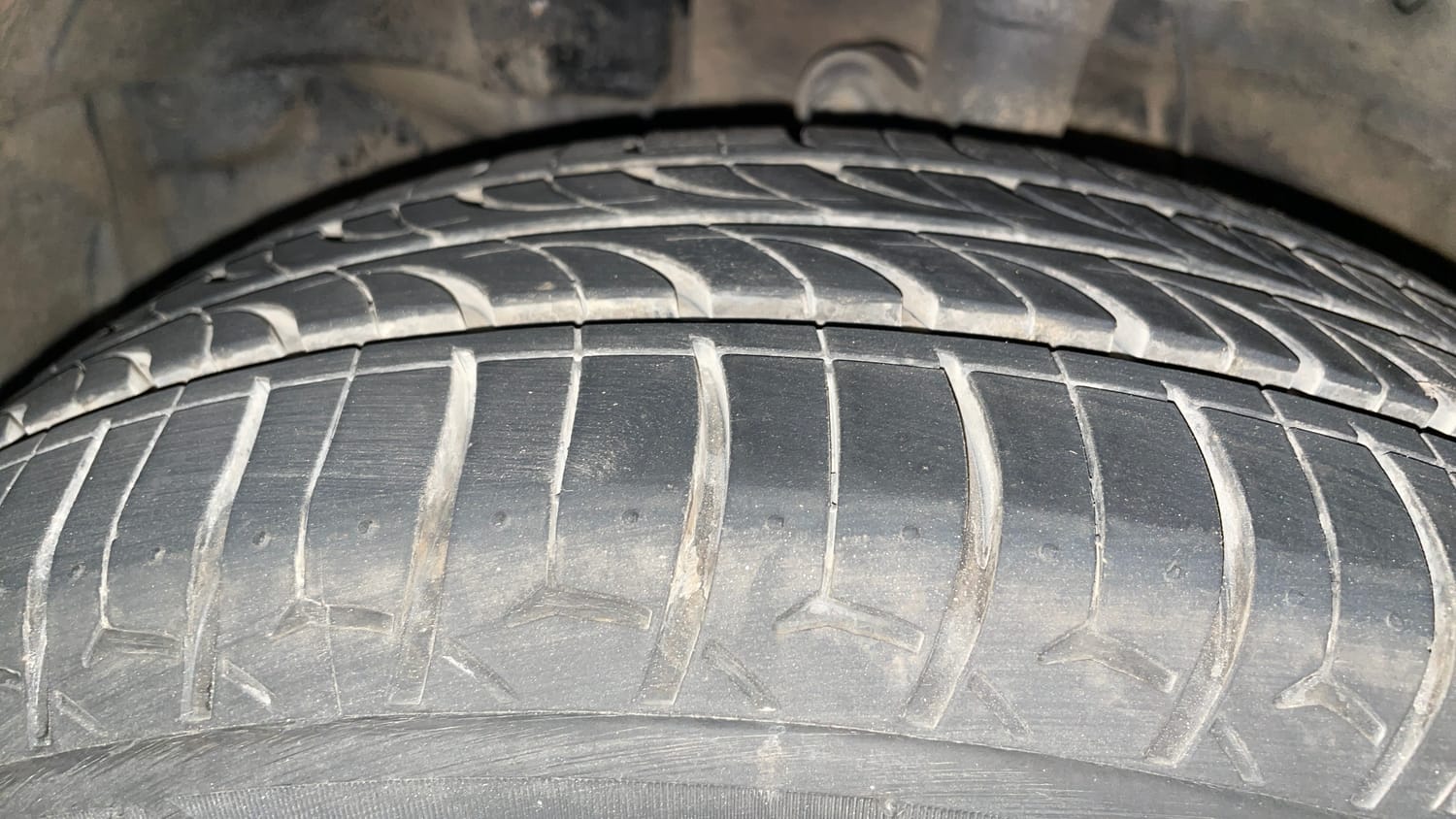 Used 2023 Honda Amaze VX 1.2 Petrol CVT Petrol Automatic tyres LEFT FRONT TYRE TREAD VIEW