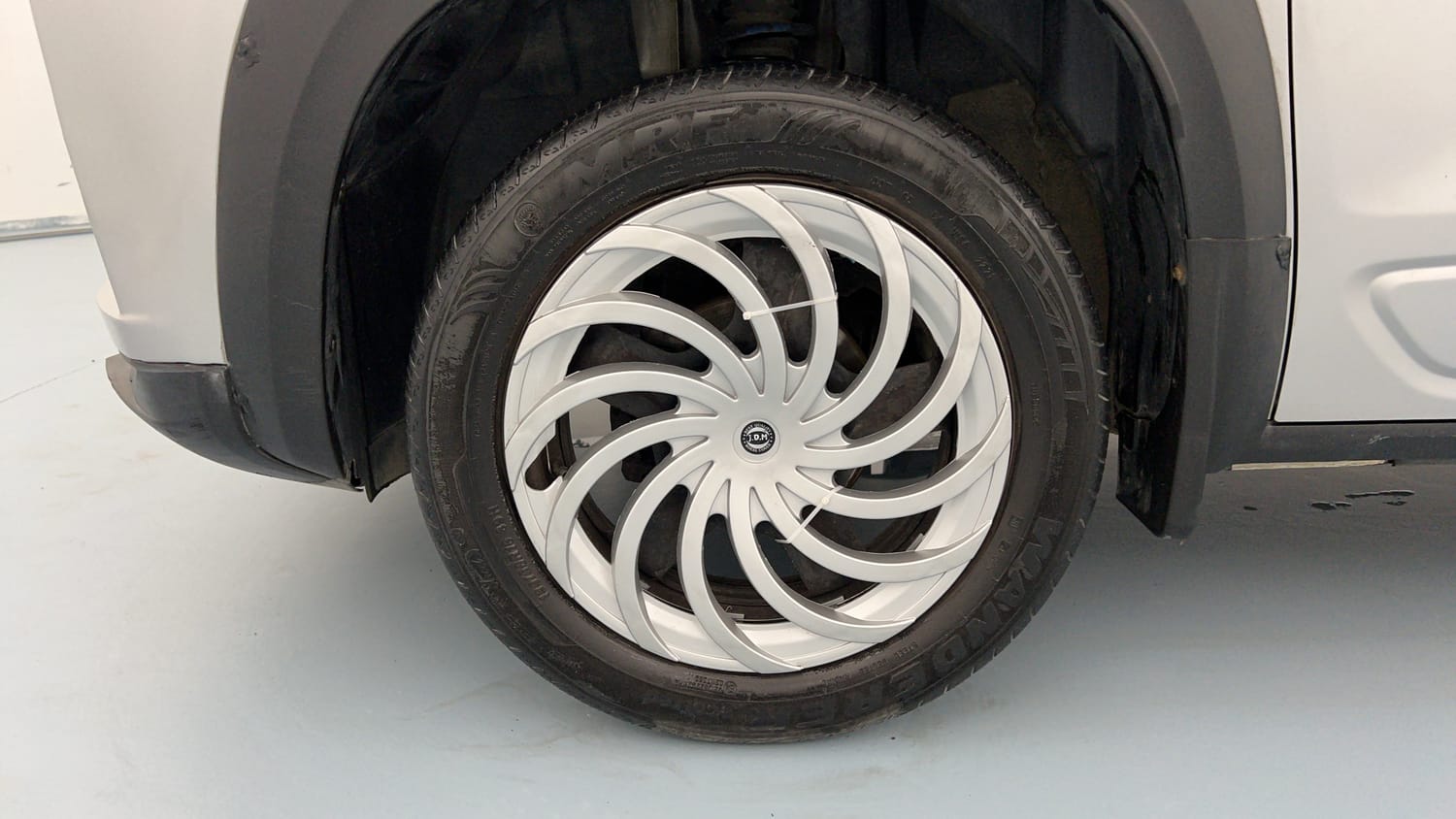 Used 2021 Renault Kiger RXT MT Petrol Manual tyres LEFT FRONT TYRE RIM VIEW