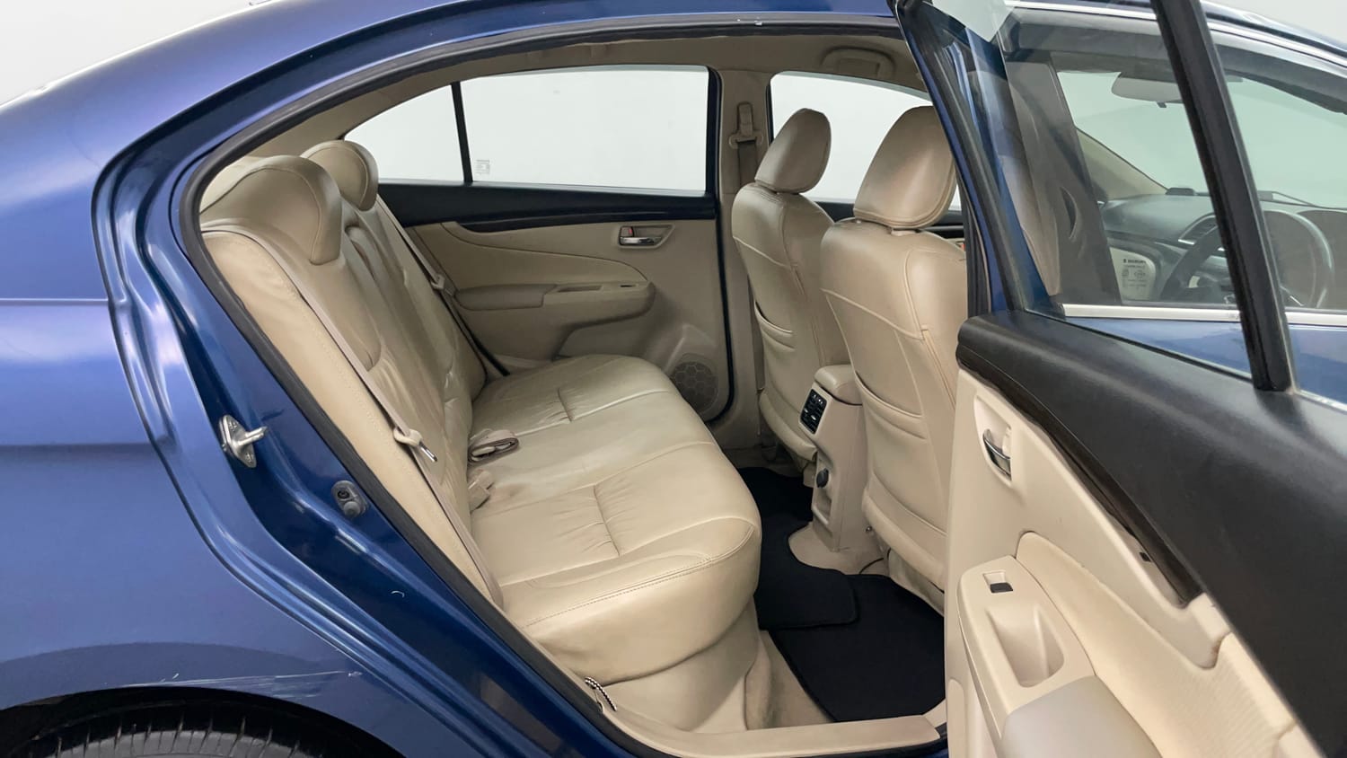 Used 2018 Maruti Suzuki Ciaz Sigma 1.4 MT Petrol Manual interior RIGHT SIDE REAR DOOR CABIN VIEW