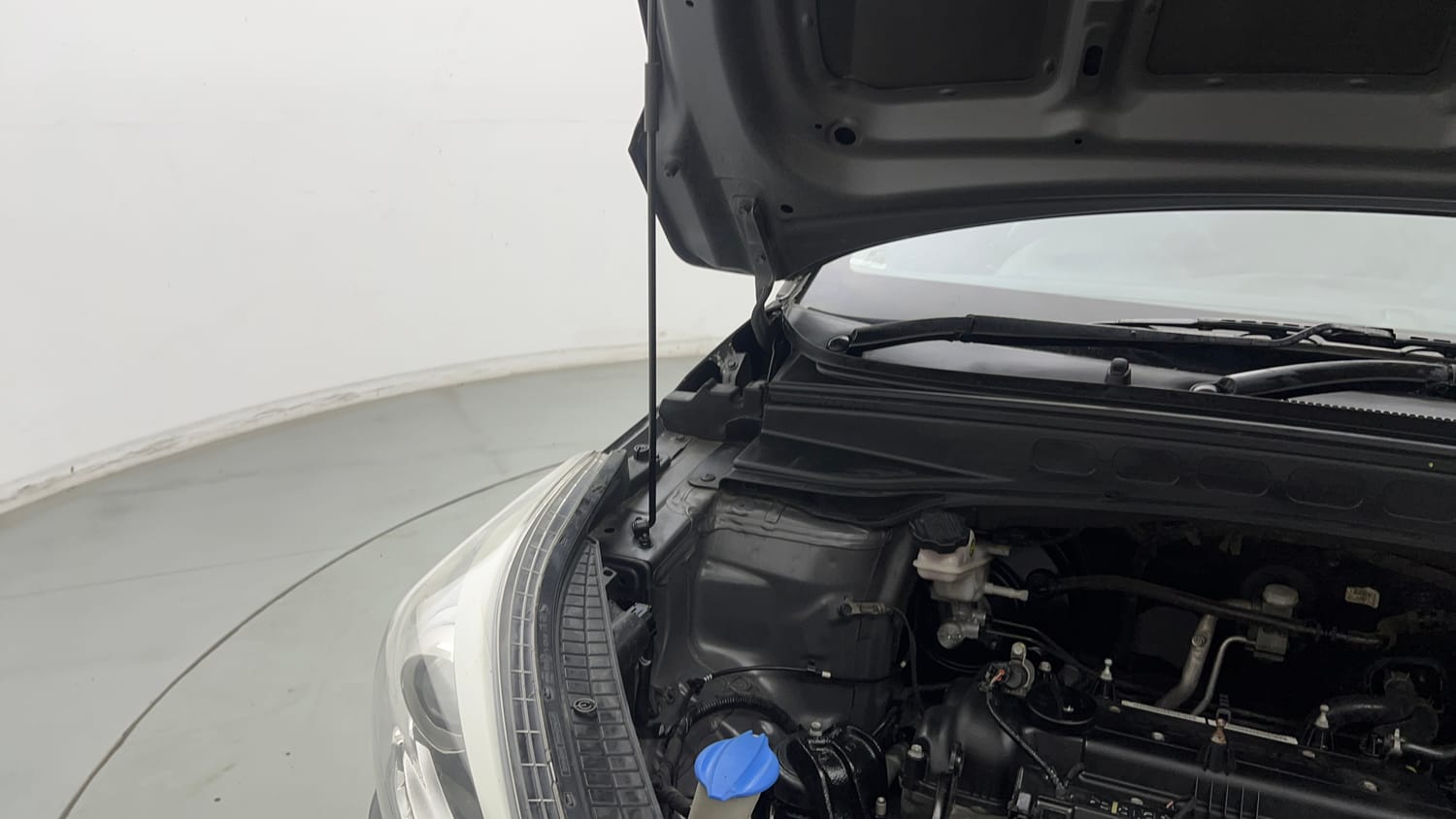 Used 2017 Hyundai Creta SX Plus 1.6 AT Petrol Petrol Automatic engine ENGINE RIGHT SIDE HINGE & APRON VIEW