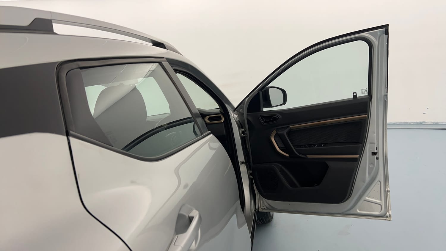 Used 2021 Renault Kiger RXT MT Petrol Manual interior RIGHT FRONT DOOR OPEN VIEW
