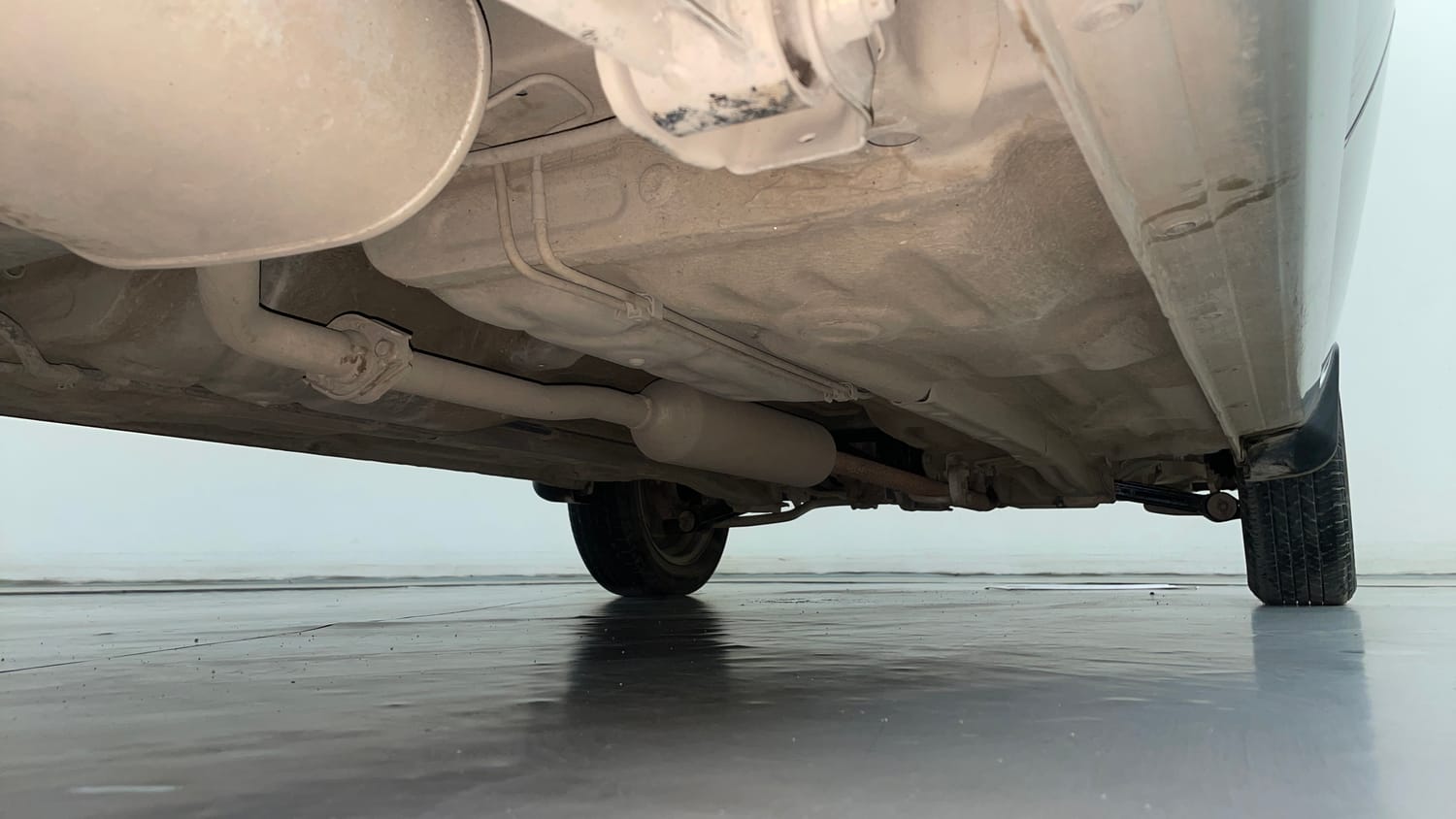 Used 2016 Maruti Suzuki Alto K10 VXi AMT Petrol Automatic extra REAR RIGHT UNDERBODY VIEW