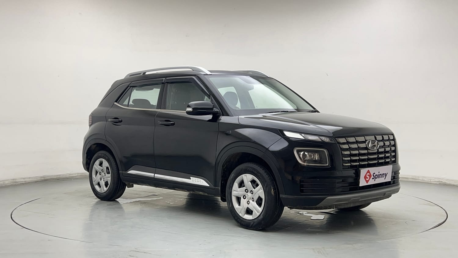 Used 2022 Hyundai Venue SX 1.2 Petrol Petrol Manual exterior RIGHT FRONT CORNER VIEW