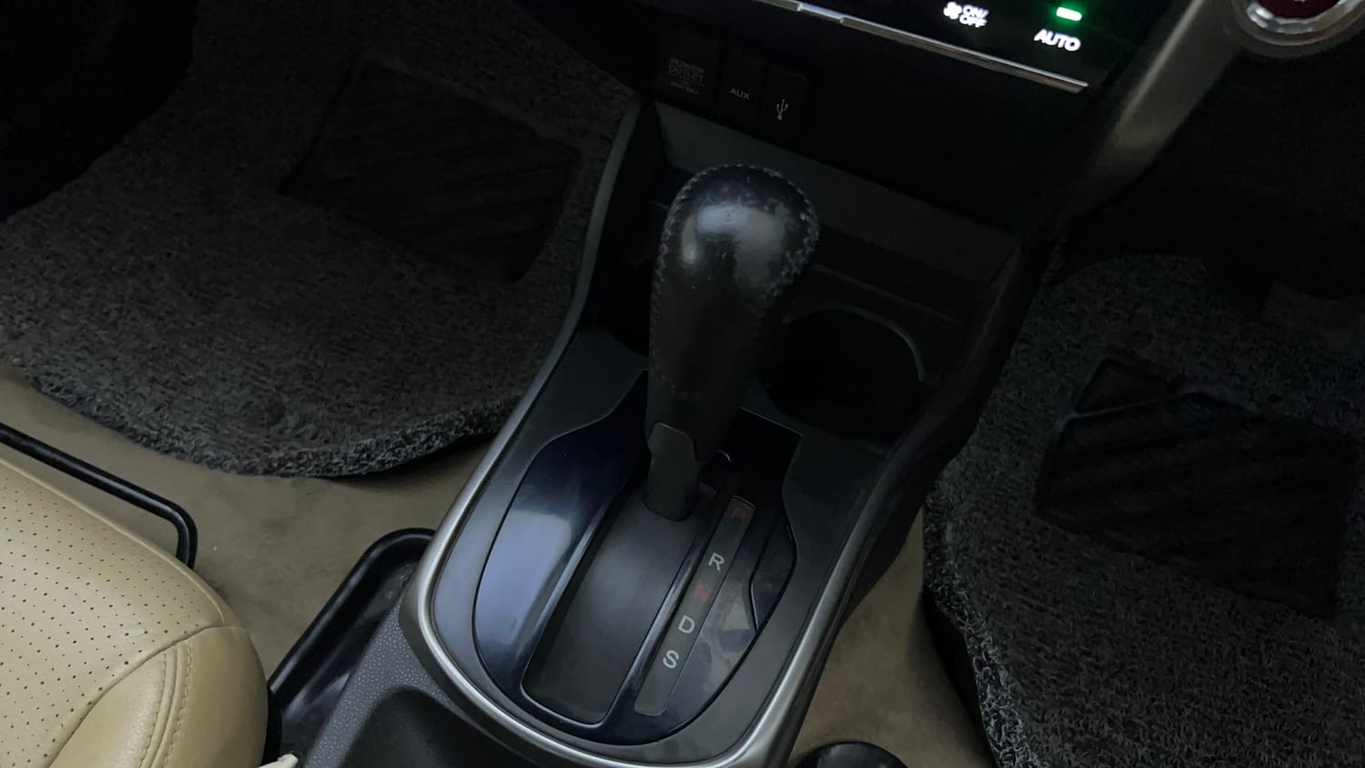 Used 2015 Honda City VX CVT Petrol Automatic interior GEAR  KNOB VIEW