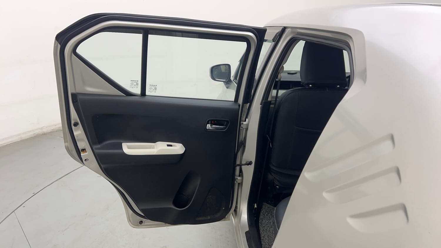 Used 2017 Maruti Suzuki Ignis Delta 1.2 MT Petrol Manual interior LEFT REAR DOOR OPEN VIEW