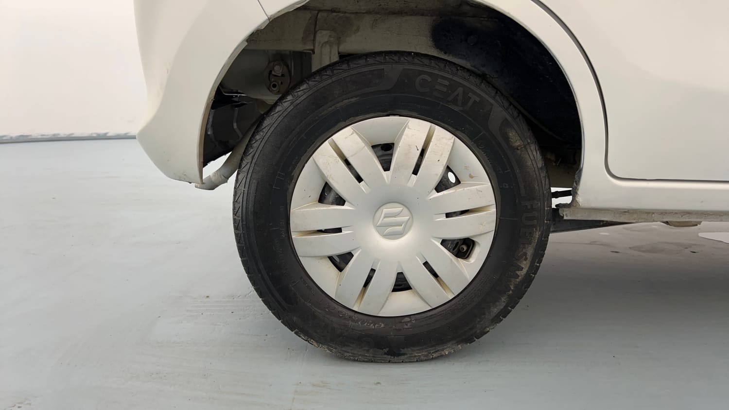 Used 2021 Maruti Suzuki Alto 800 VXi Petrol Manual tyres RIGHT REAR TYRE RIM VIEW
