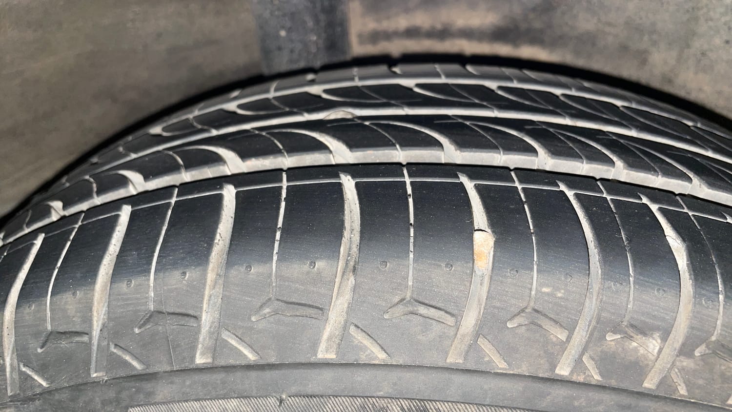 Used 2023 Honda Amaze VX 1.2 Petrol CVT Petrol Automatic tyres RIGHT REAR TYRE TREAD VIEW