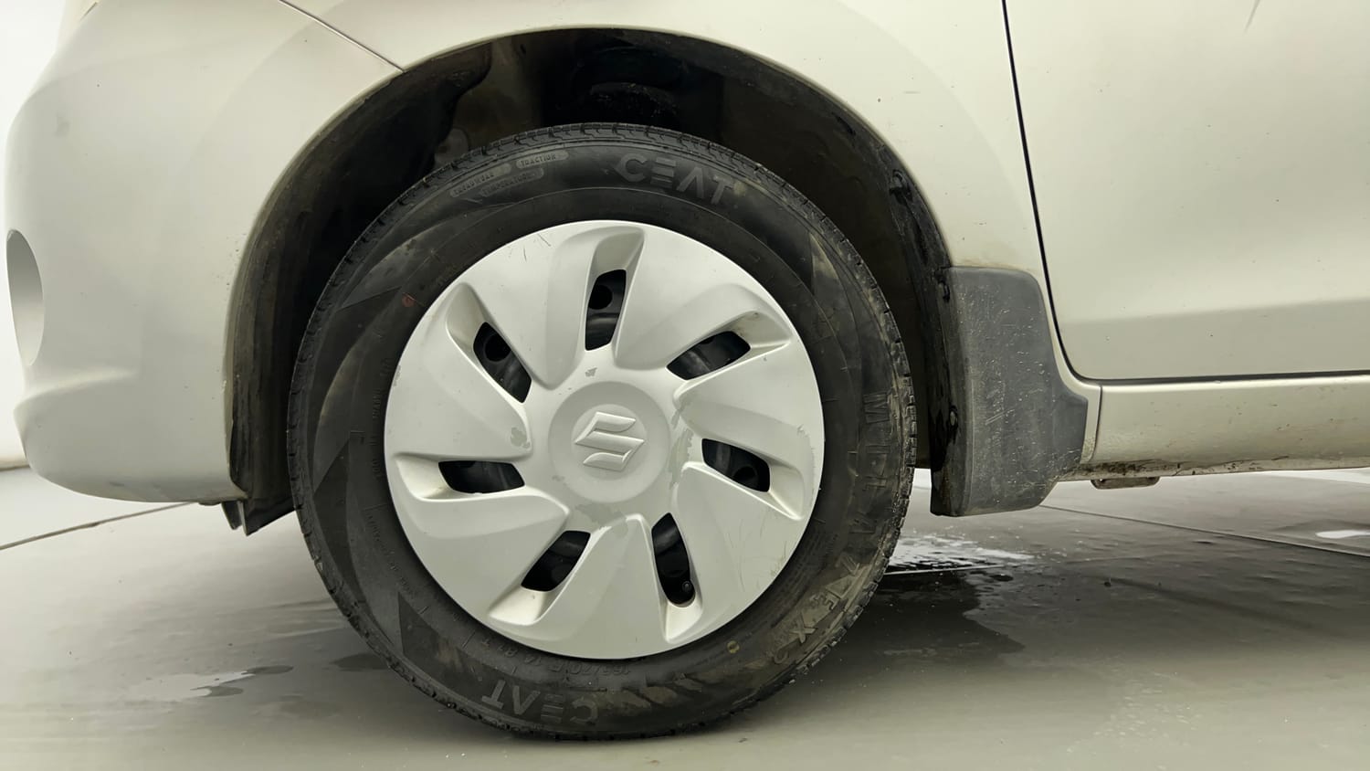 Used 2017 Maruti Suzuki Celerio ZXi Petrol Manual tyres LEFT FRONT TYRE RIM VIEW