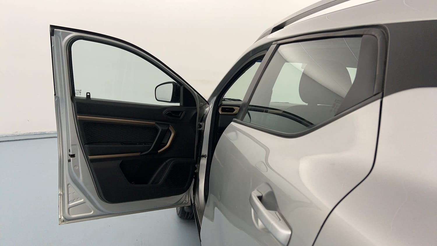 Used 2021 Renault Kiger RXT MT Petrol Manual interior LEFT FRONT DOOR OPEN VIEW