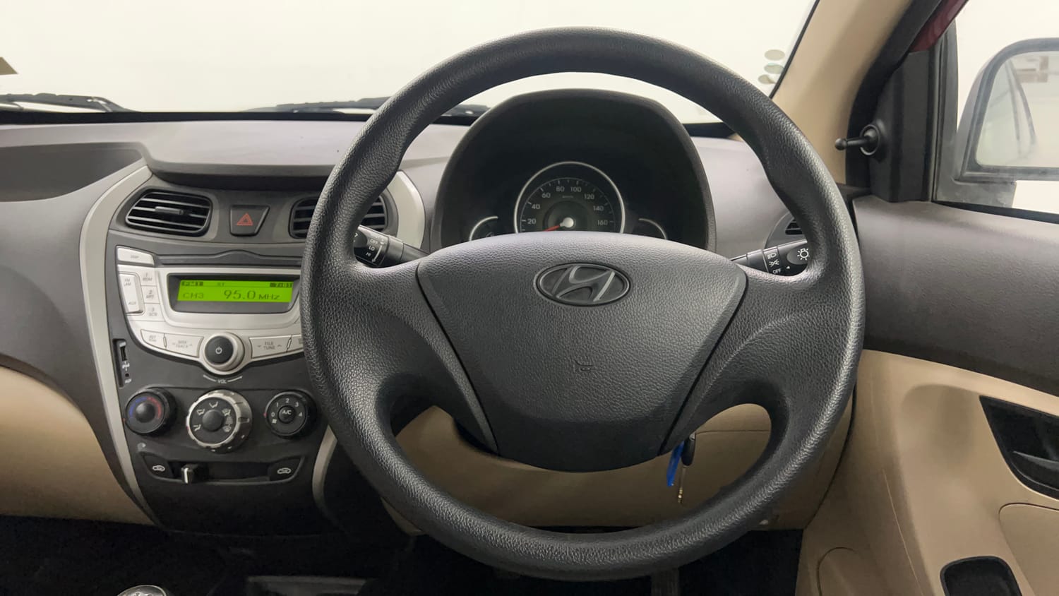 Used 2018 Hyundai Eon Magna + Petrol Manual interior STEERING VIEW
