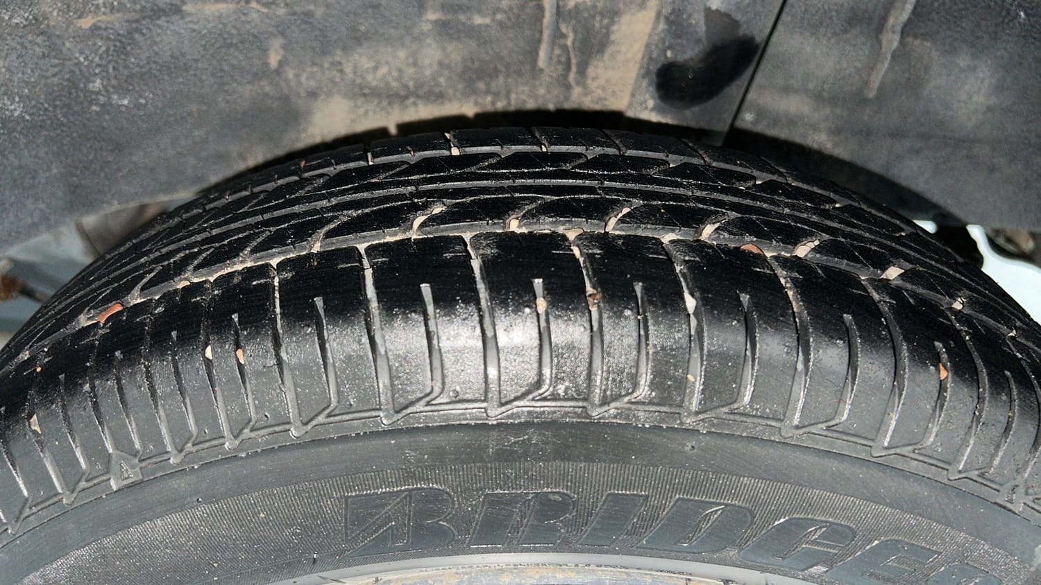 Used 2017 Renault Kwid 1.0 RXT Petrol Manual tyres LEFT REAR TYRE TREAD VIEW