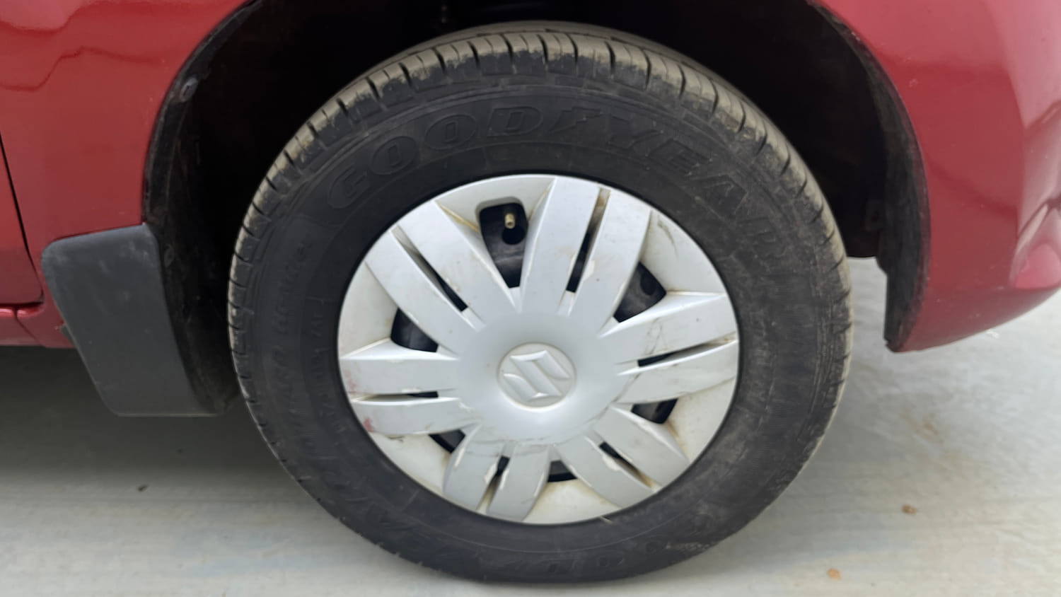 Used 2015 Maruti Suzuki Alto 800 Lxi Petrol Manual tyres RIGHT FRONT TYRE RIM VIEW