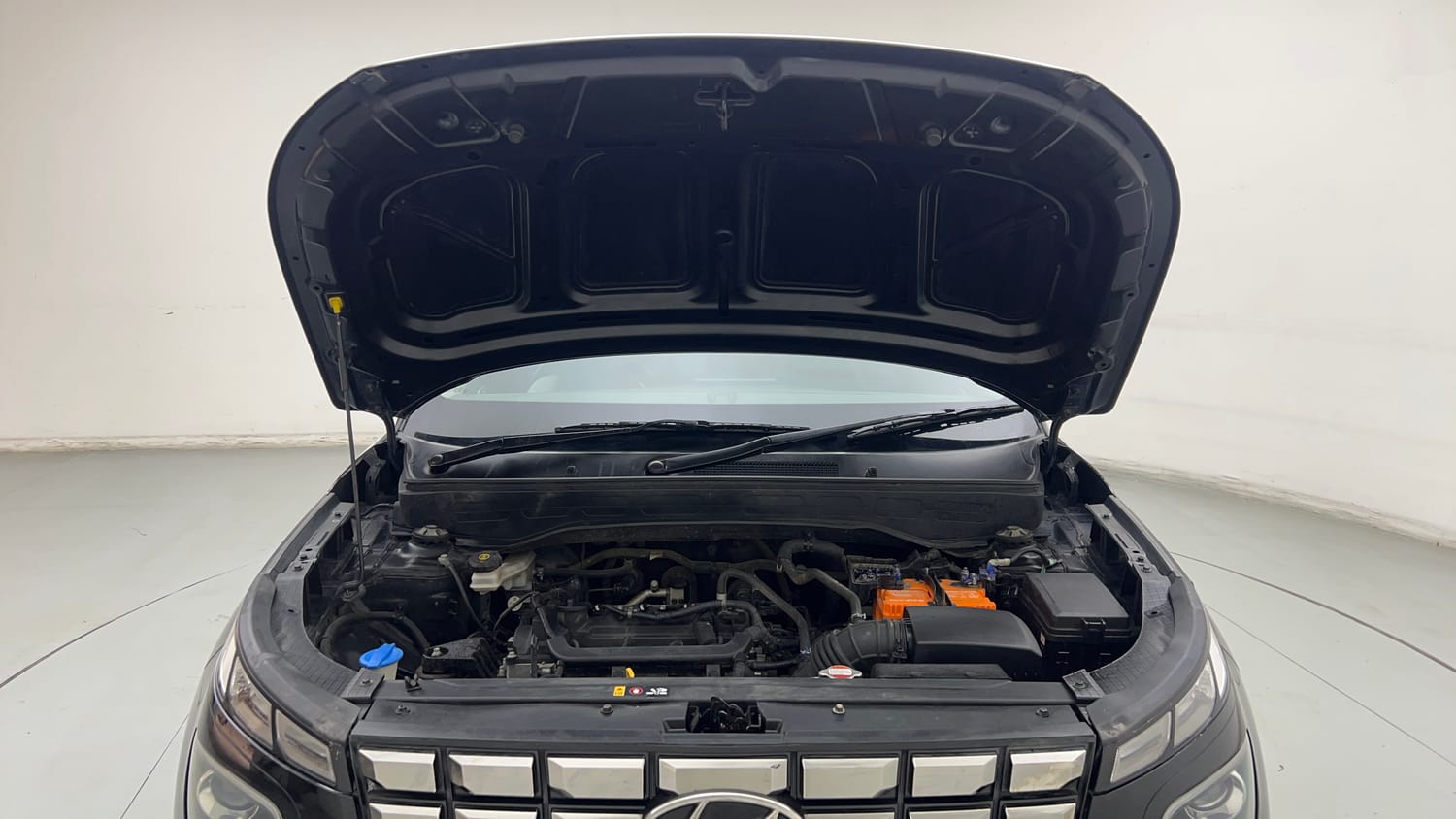 Used 2022 Hyundai Venue SX 1.2 Petrol Petrol Manual engine ENGINE & BONNET OPEN FRONT VIEW