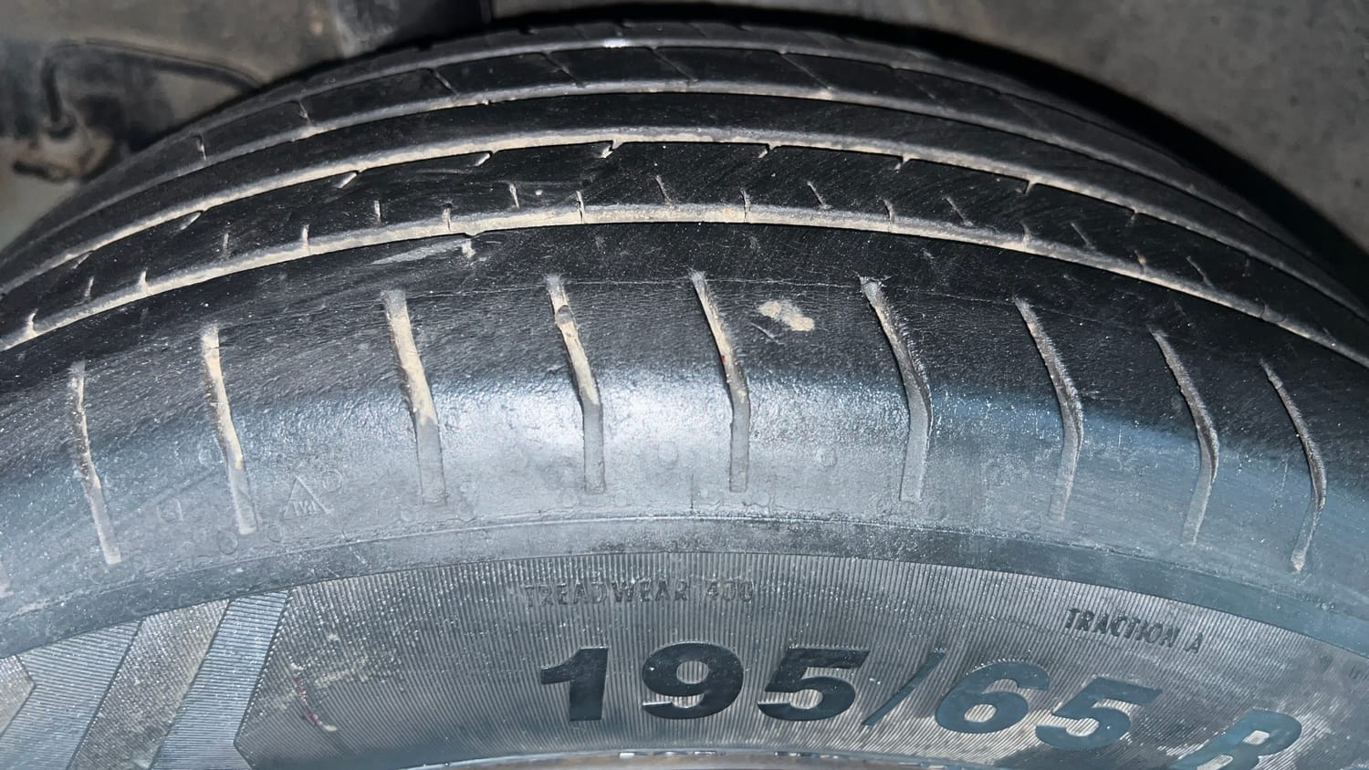 Used 2022 Hyundai Venue SX 1.2 Petrol Petrol Manual tyres RIGHT REAR TYRE TREAD VIEW