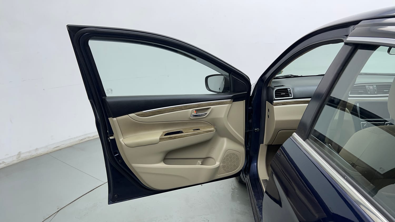 Used 2022 Maruti Suzuki Ciaz Zeta 1.5 Petrol Manual interior LEFT FRONT DOOR OPEN VIEW