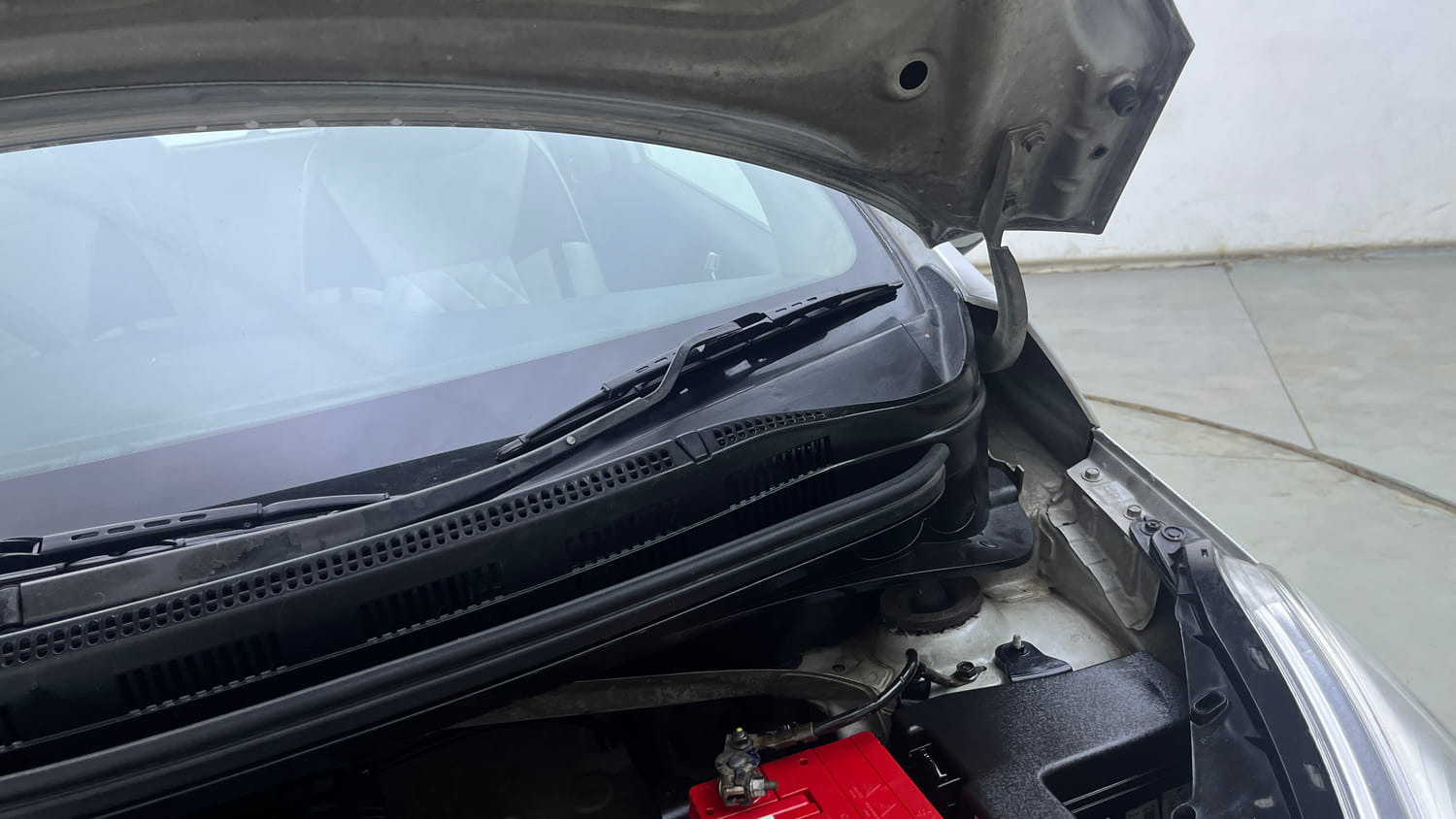 Used 2016 Hyundai Grand i10 Sportz 1.2 Kappa VTVT Petrol Manual engine ENGINE LEFT SIDE HINGE & APRON VIEW