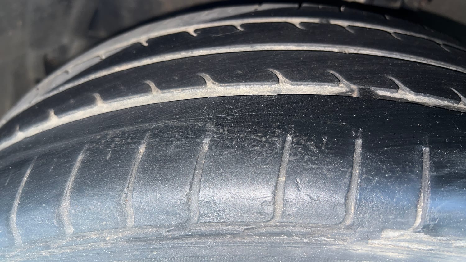 Used 2022 Maruti Suzuki Ciaz Zeta 1.5 Petrol Manual tyres LEFT FRONT TYRE TREAD VIEW