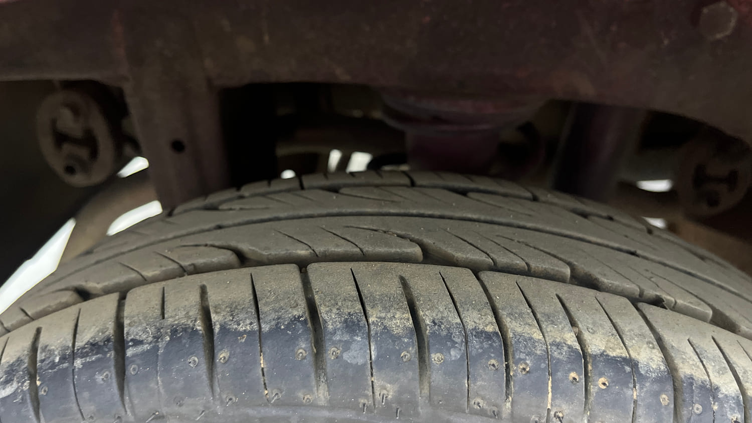 Used 2015 Maruti Suzuki Alto 800 Lxi Petrol Manual tyres RIGHT REAR TYRE TREAD VIEW