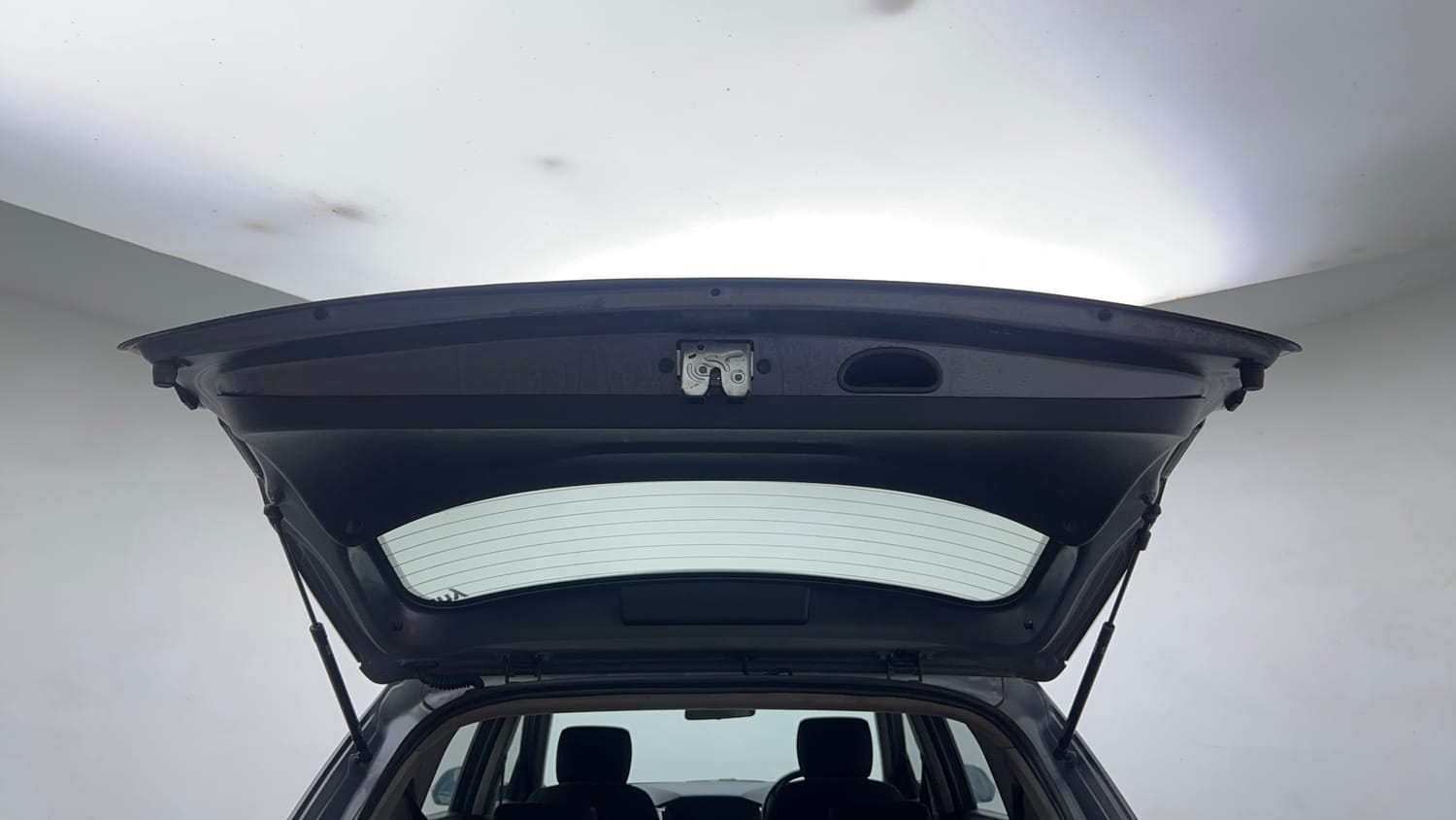 Used 2017 Hyundai Creta SX Plus 1.6 AT Petrol Petrol Automatic interior DICKY DOOR OPEN VIEW