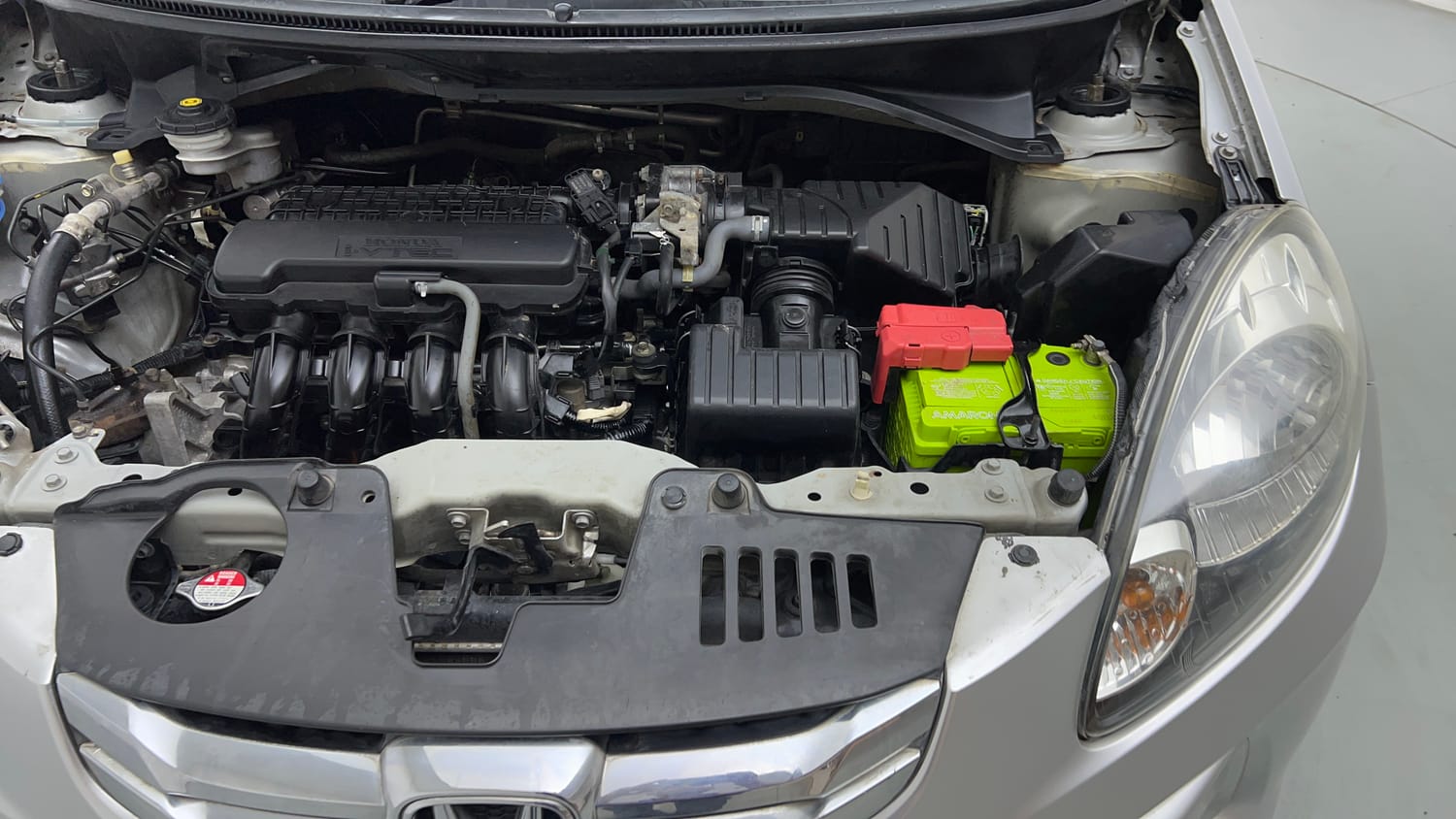 Used 2015 Honda Amaze 1.2 S i-VTEC Petrol Manual engine ENGINE LEFT SIDE VIEW