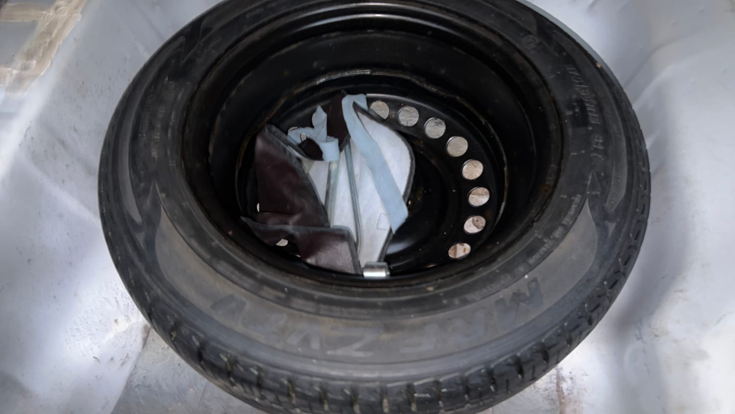 Used 2015 Honda City VX CVT Petrol Automatic tyres SPARE TYRE VIEW