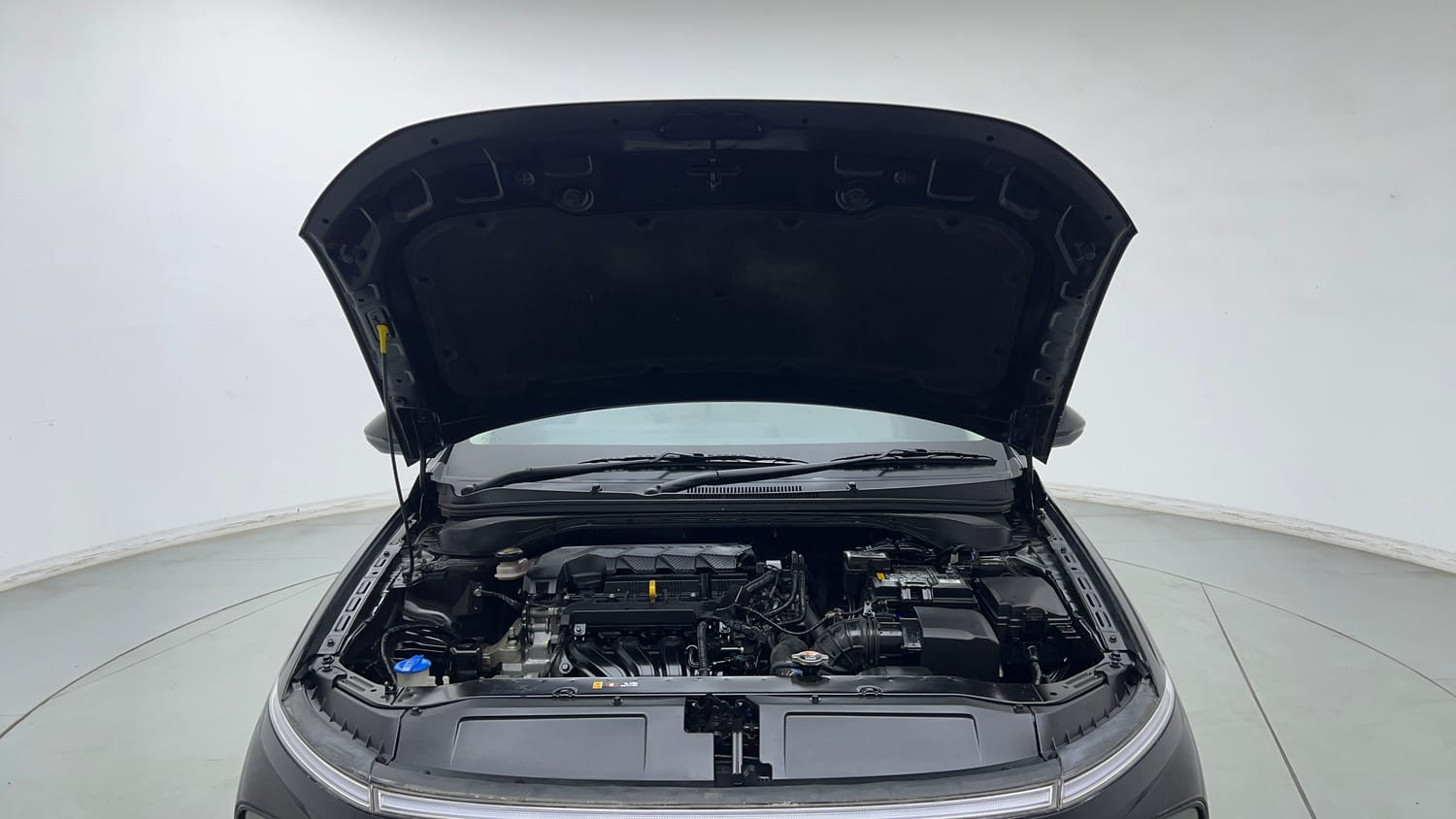 Used 2024 Hyundai Verna SX (O)1.5 Petrol MT Petrol Manual engine ENGINE & BONNET OPEN FRONT VIEW