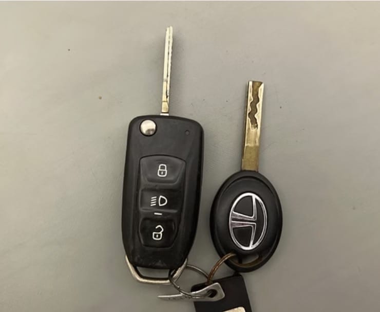 Used 2024 Tata Punch Pure MT Petrol Manual extra CAR KEY VIEW