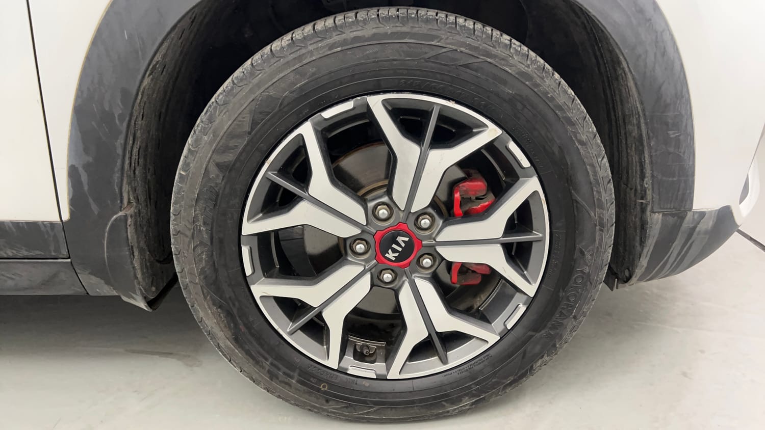 Used 2020 Kia Seltos GTX Plus AT 1.5 Diesel Diesel Automatic tyres RIGHT FRONT TYRE RIM VIEW