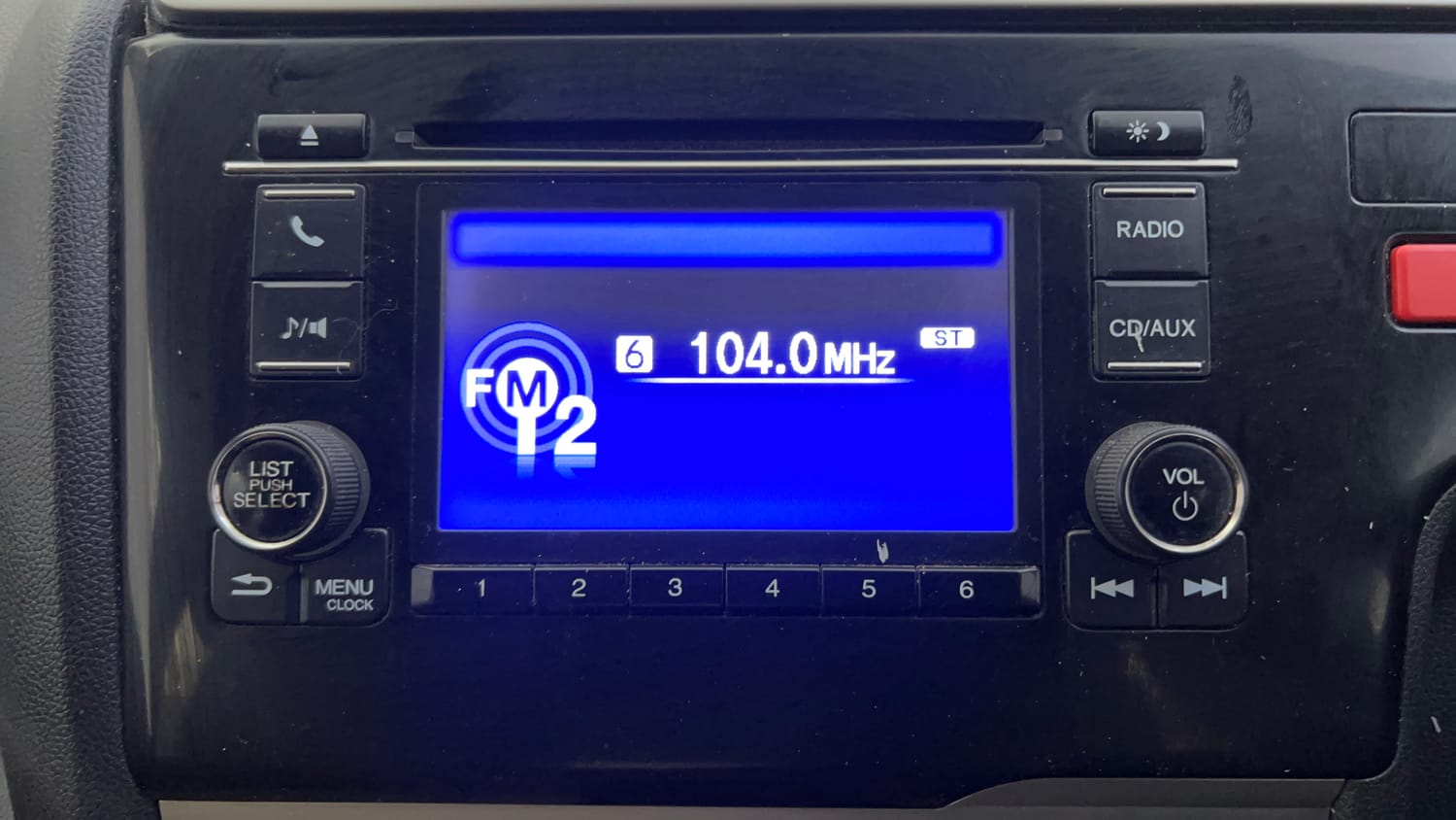 Used 2015 Honda Jazz V Petrol Petrol Manual top_features Integrated (in-dash) music system