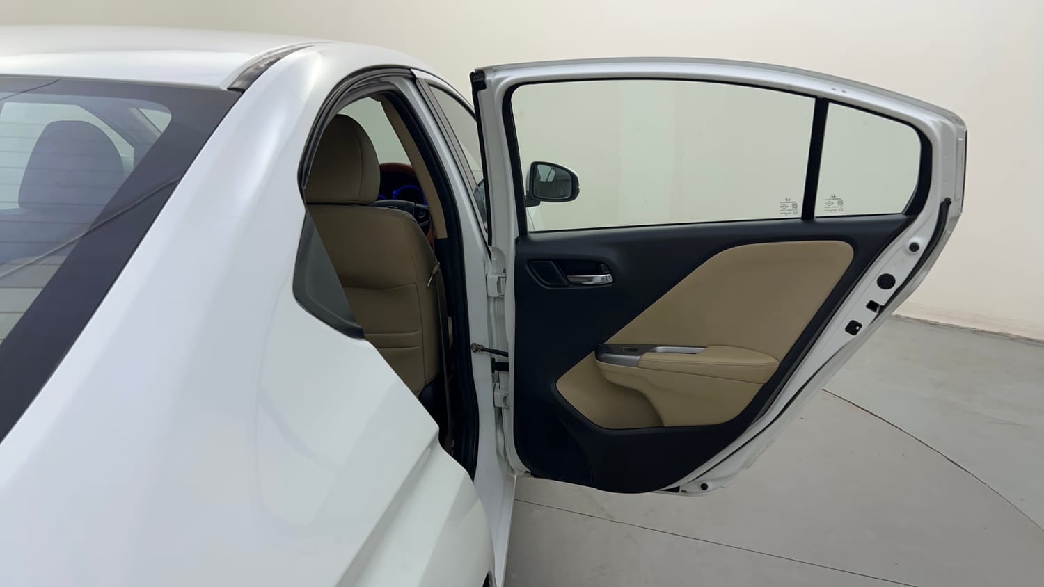 Used 2015 Honda City VX CVT Petrol Automatic interior RIGHT REAR DOOR OPEN VIEW
