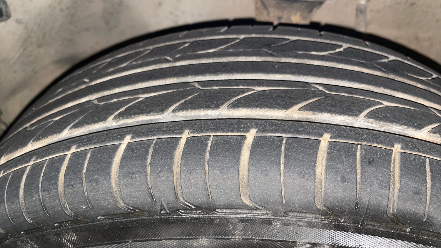 Used 2016 Maruti Suzuki Alto K10 VXi AMT Petrol Automatic tyres LEFT FRONT TYRE TREAD VIEW