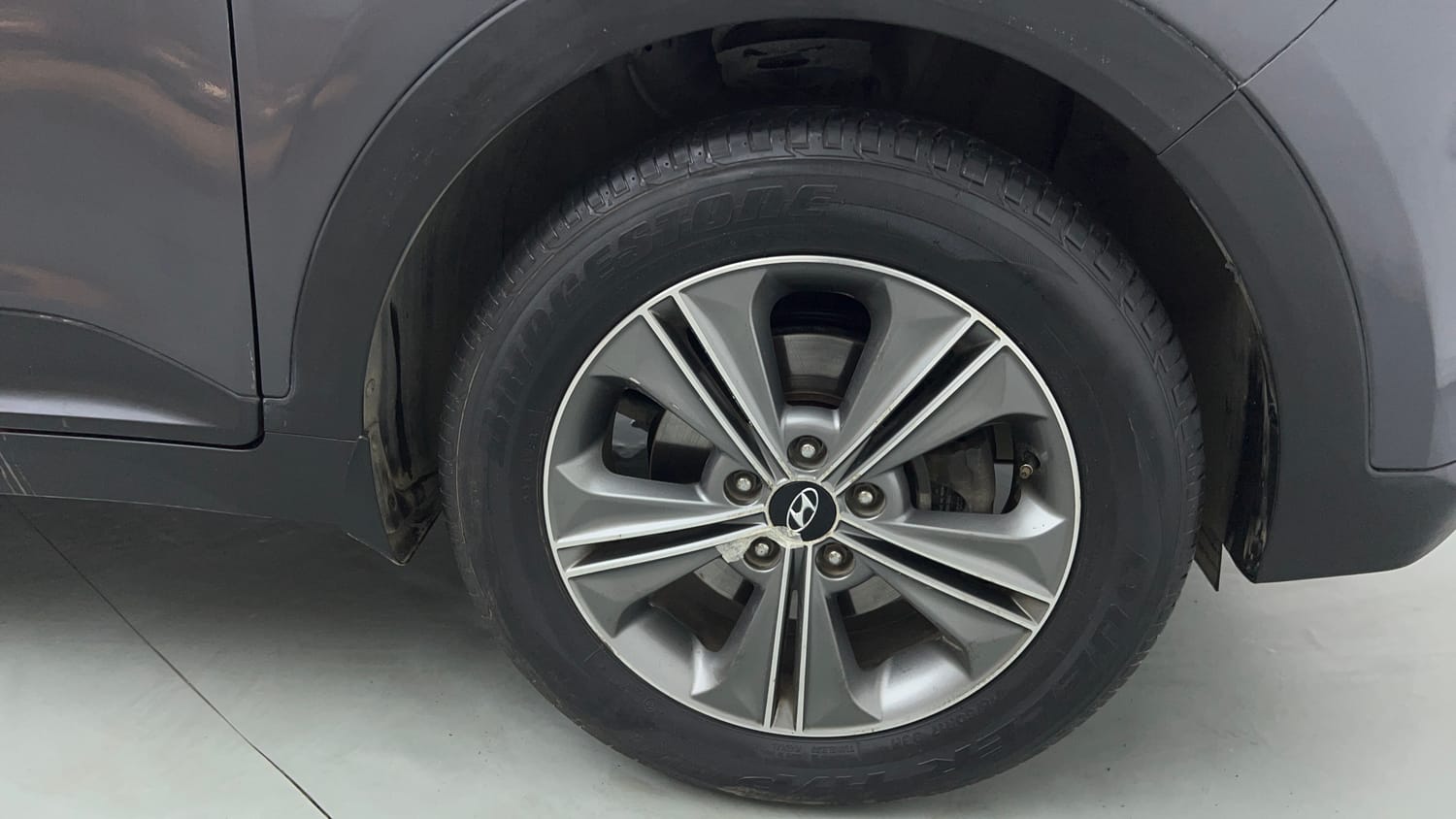 Used 2017 Hyundai Creta SX Plus 1.6 AT Petrol Petrol Automatic tyres RIGHT FRONT TYRE RIM VIEW