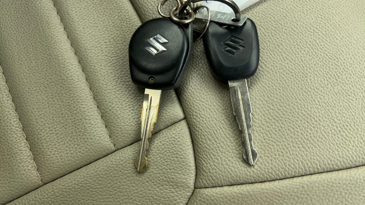 Used 2017 Maruti Suzuki Celerio ZXi Petrol Manual extra CAR KEY VIEW