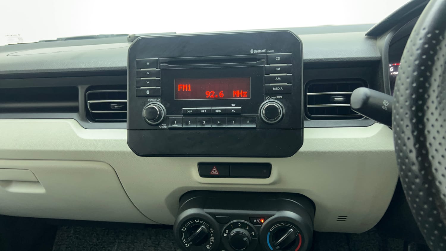 Used 2017 Maruti Suzuki Ignis Delta 1.2 MT Petrol Manual top_features Integrated (in-dash) music system