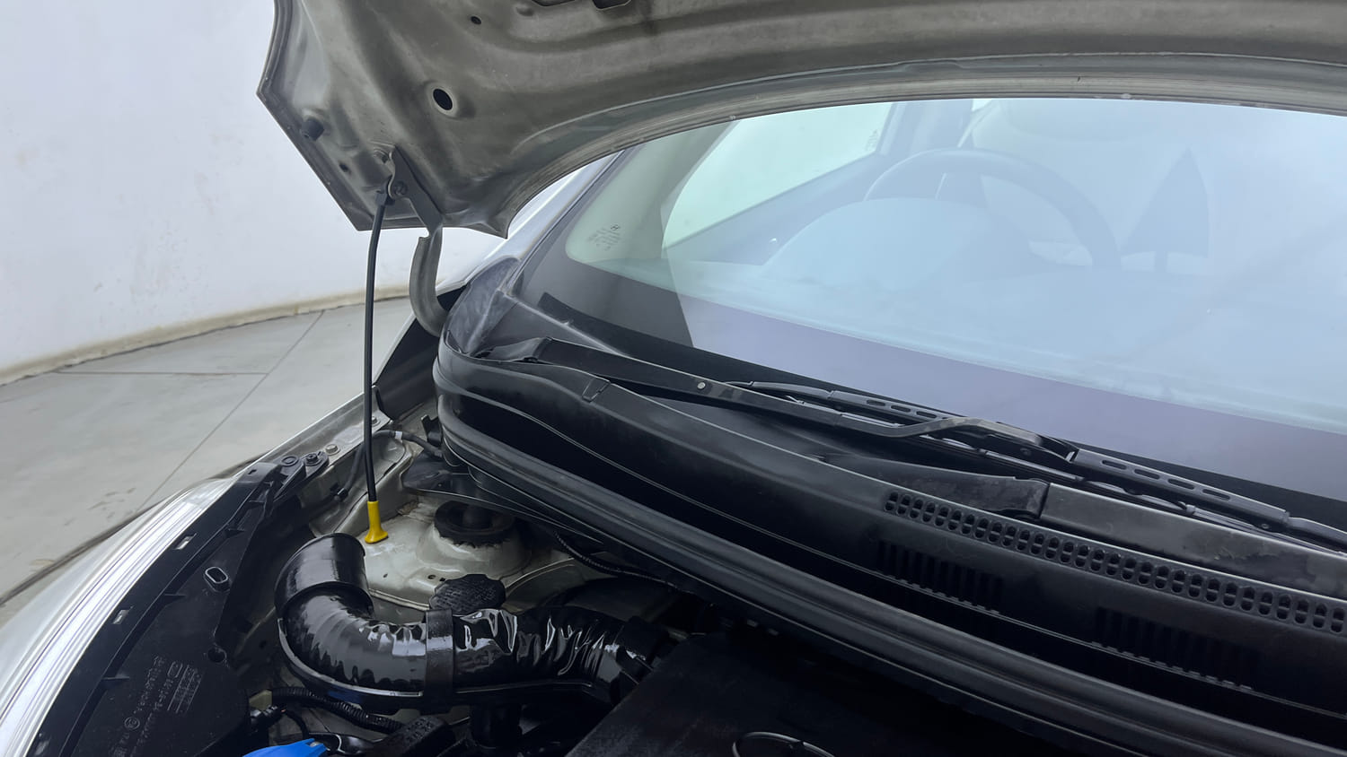 Used 2016 Hyundai Grand i10 Sportz 1.2 Kappa VTVT Petrol Manual engine ENGINE RIGHT SIDE HINGE & APRON VIEW