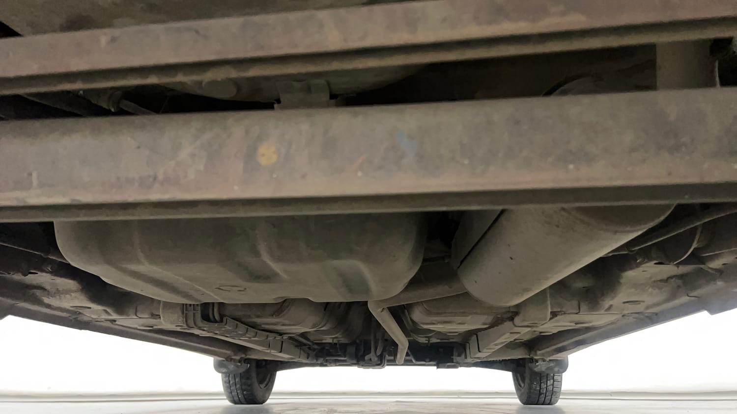Used 2018 Hyundai Eon Magna + Petrol Manual extra REAR UNDERBODY VIEW (TAKEN FROM REAR)