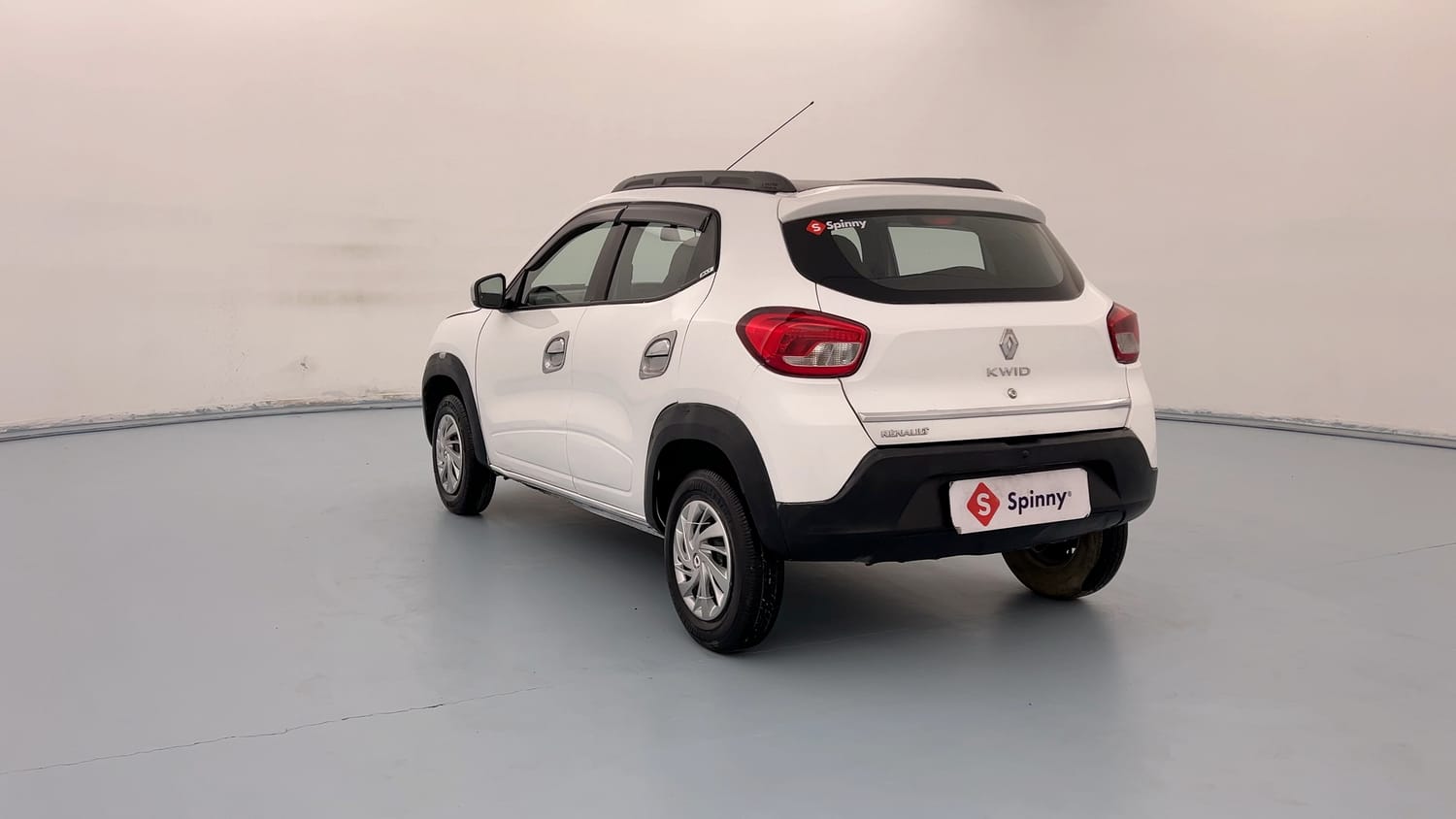 Used 2017 Renault Kwid 1.0 RXT Petrol Manual exterior LEFT REAR CORNER VIEW
