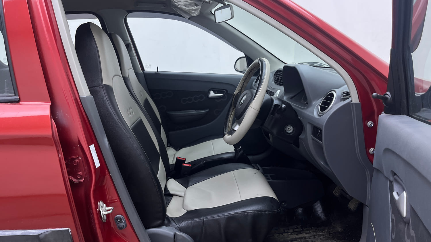 Used 2015 Maruti Suzuki Alto 800 Lxi Petrol Manual interior RIGHT SIDE FRONT DOOR CABIN VIEW