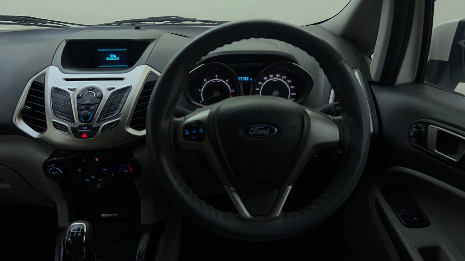 Used 2015 Ford EcoSport Titanium 1.5 TDCi Diesel Manual interior STEERING VIEW
