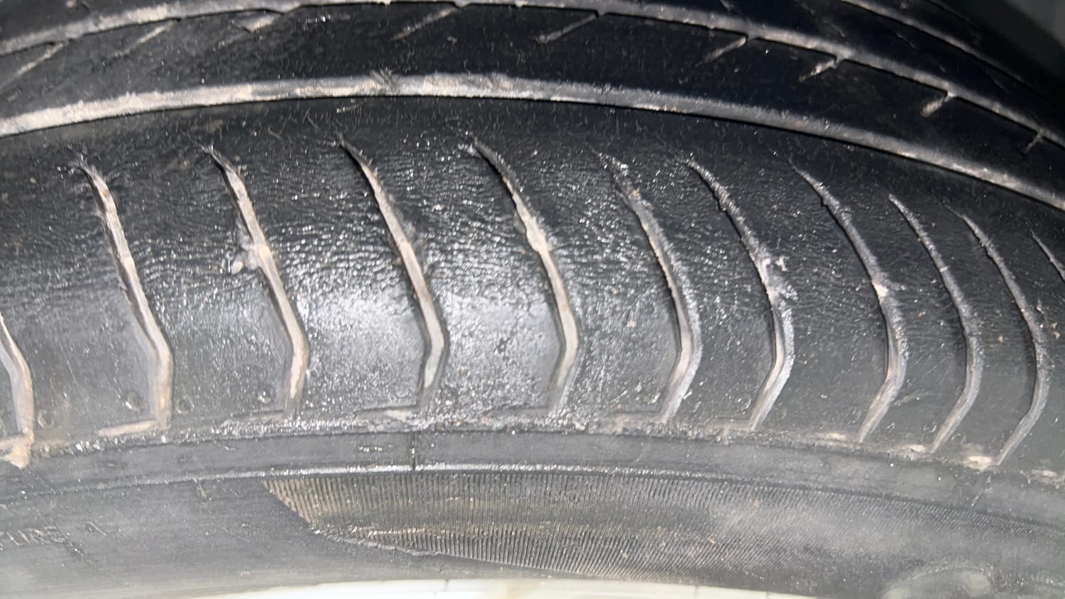 Used 2015 Ford EcoSport Titanium 1.5 TDCi Diesel Manual tyres RIGHT FRONT TYRE TREAD VIEW