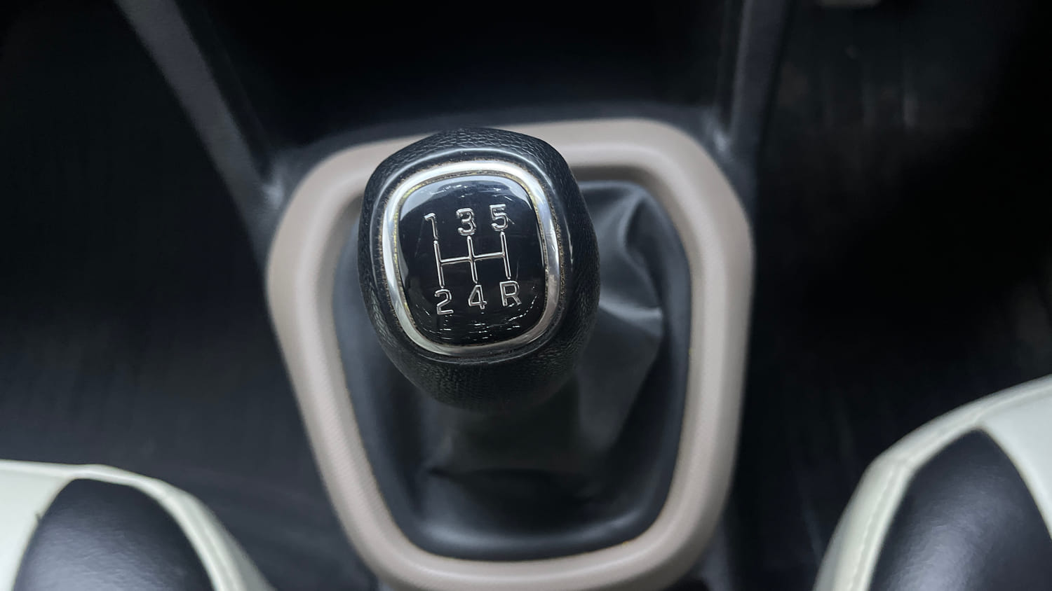 Used 2016 Hyundai Grand i10 Sportz 1.2 Kappa VTVT Petrol Manual interior GEAR  KNOB VIEW