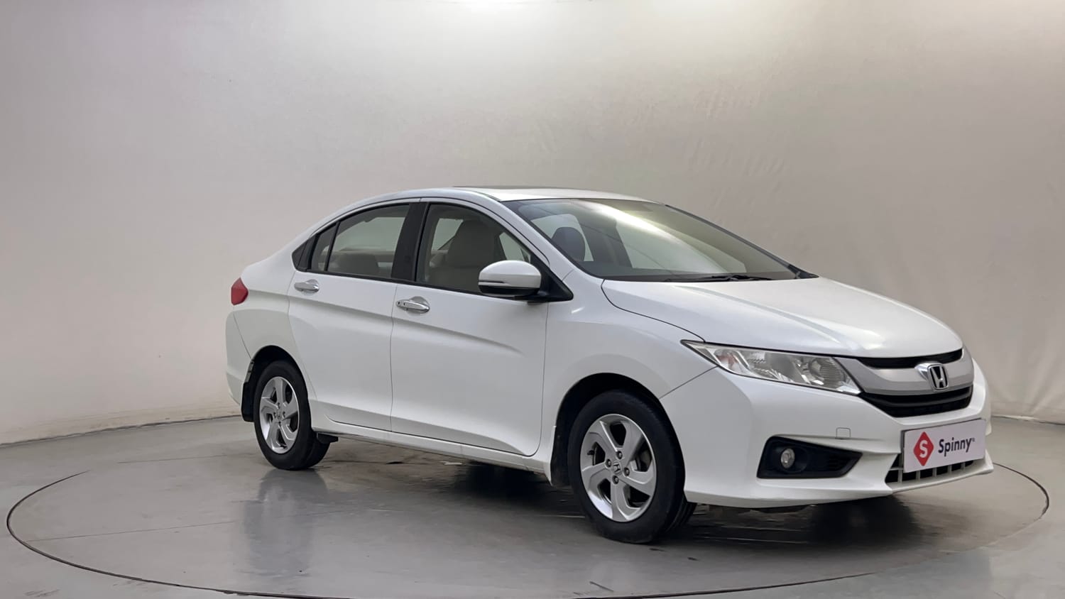 Used 2015 Honda City VX CVT Petrol Automatic exterior RIGHT FRONT CORNER VIEW