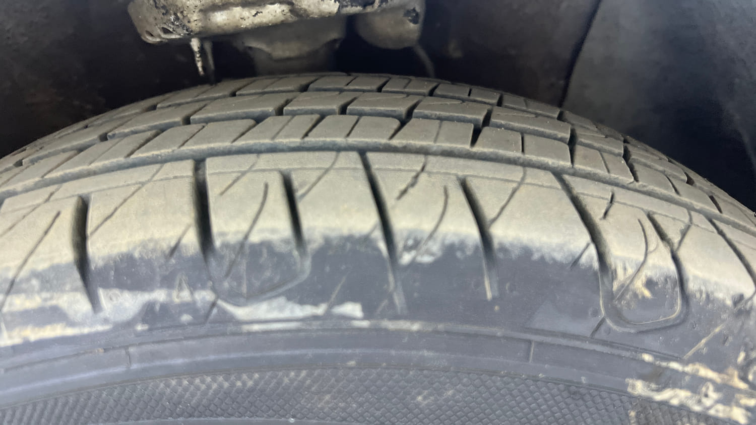 Used 2018 Hyundai Verna SX (O)1.6 VTVT Petrol Manual tyres RIGHT FRONT TYRE TREAD VIEW