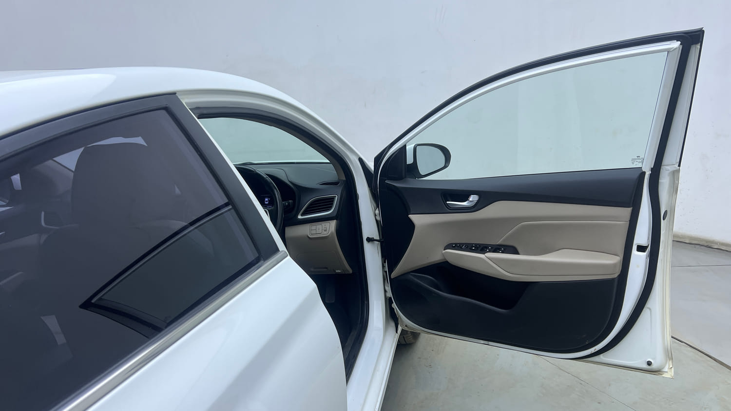 Used 2018 Hyundai Verna SX (O)1.6 VTVT Petrol Manual interior RIGHT FRONT DOOR OPEN VIEW