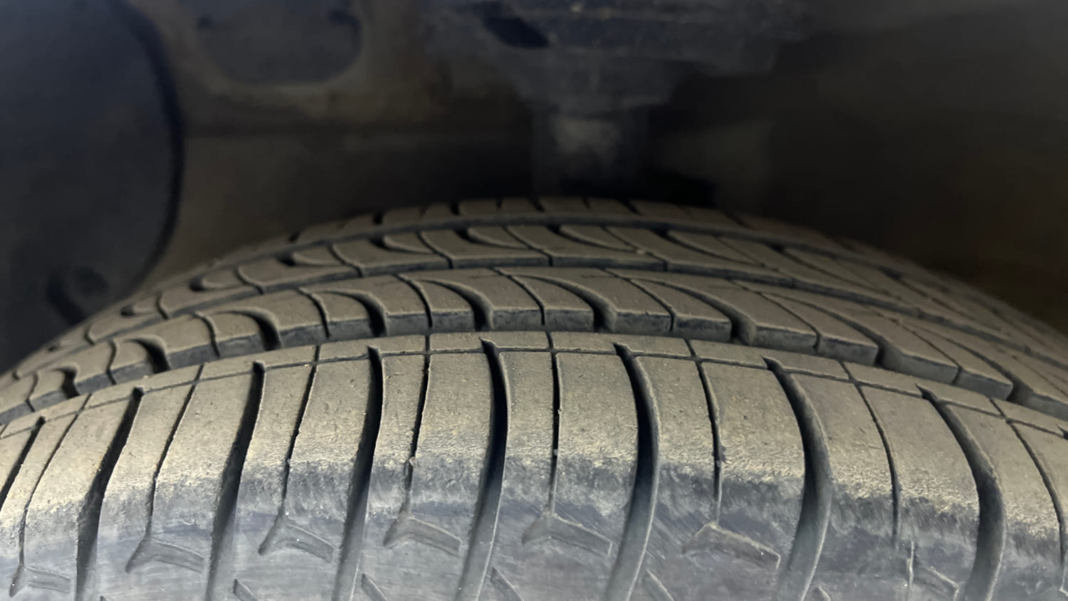 Used 2016 Hyundai Grand i10 Sportz 1.2 Kappa VTVT Petrol Manual tyres LEFT FRONT TYRE TREAD VIEW