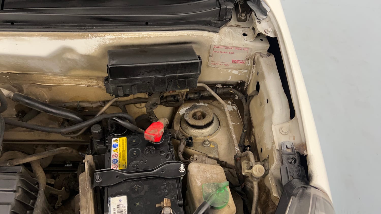 Used 2021 Maruti Suzuki Alto 800 VXi Petrol Manual engine ENGINE LEFT SIDE HINGE & APRON VIEW