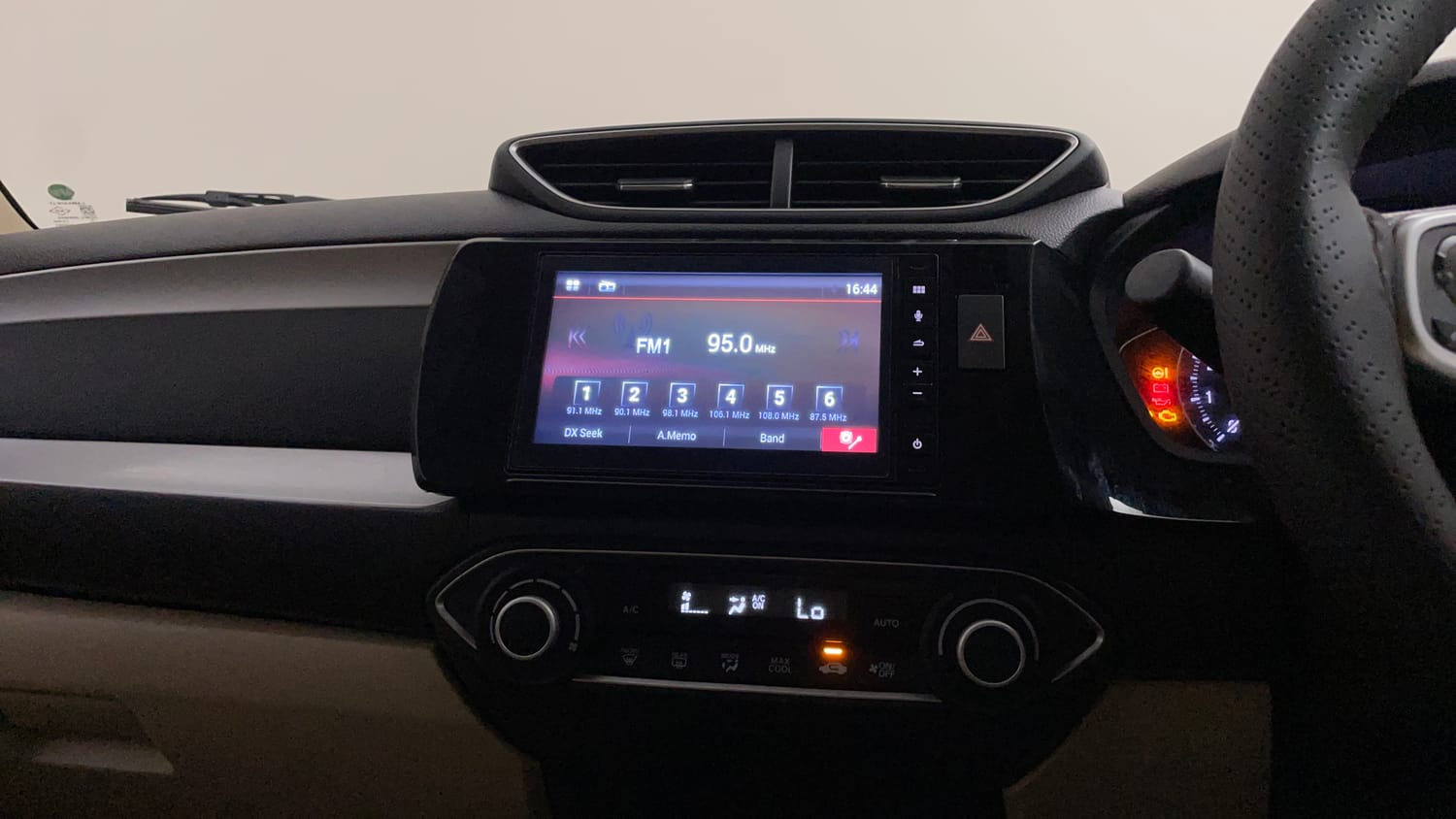 Used 2023 Honda Amaze VX 1.2 Petrol CVT Petrol Automatic interior MUSIC SYSTEM & AC CONTROL VIEW