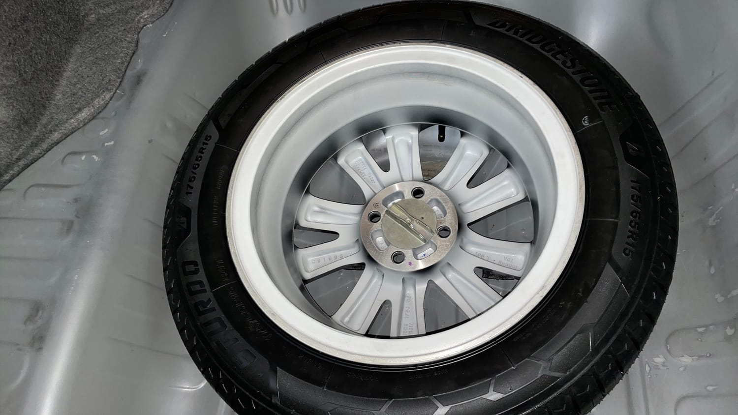 Used 2023 Honda Amaze VX 1.2 Petrol CVT Petrol Automatic tyres SPARE TYRE VIEW