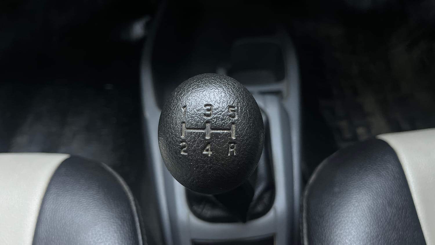 Used 2015 Maruti Suzuki Alto 800 Lxi Petrol Manual interior GEAR  KNOB VIEW