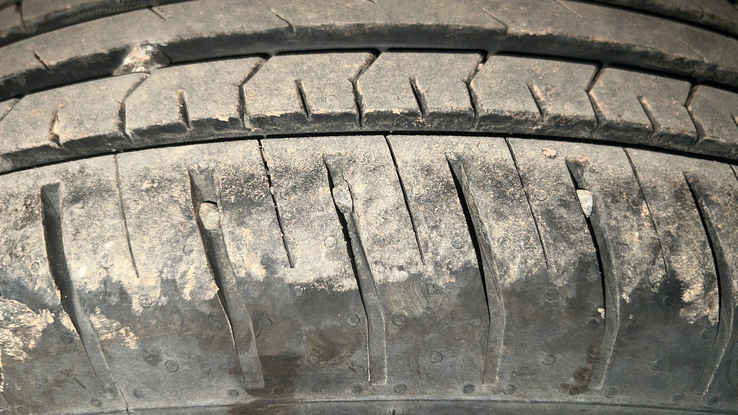 Used 2024 Tata Punch Pure MT Petrol Manual tyres LEFT REAR TYRE TREAD VIEW